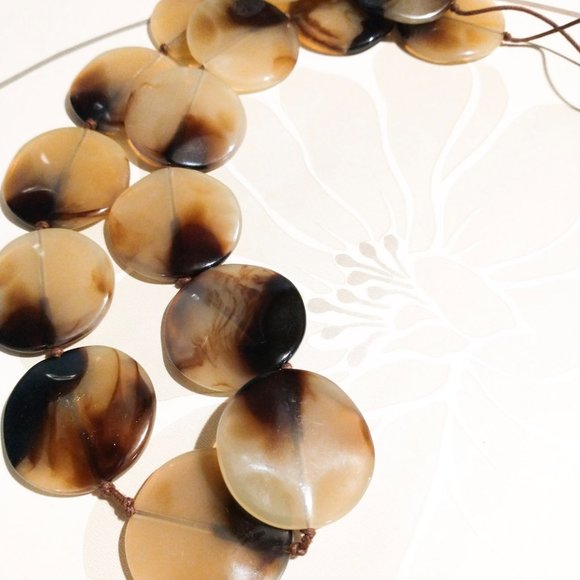 Pre-loved oversize acrylic necklace on rope - Picture 2 of 3